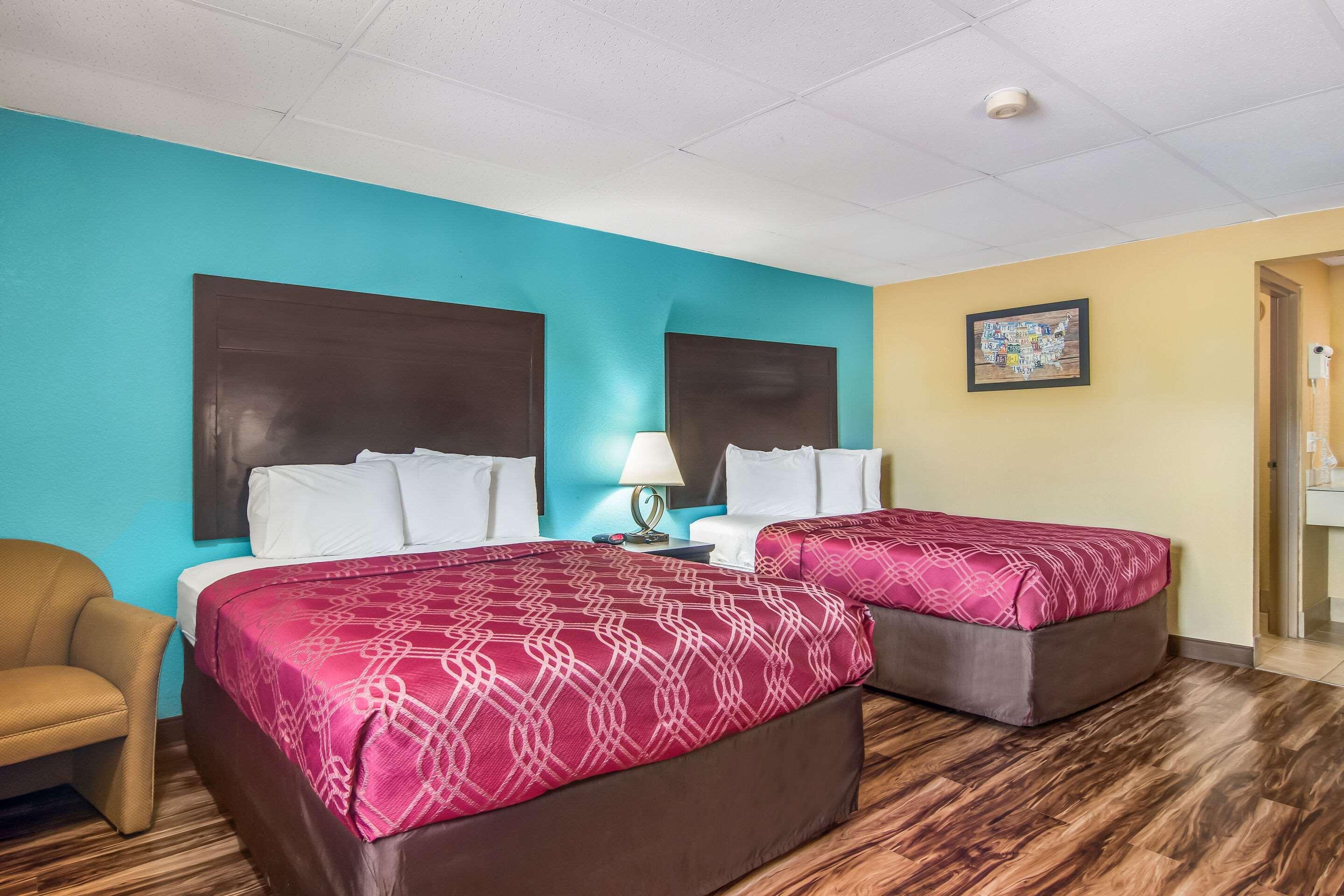 Econo Lodge Hotel Bradford Exterior photo