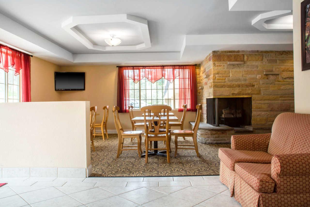 Econo Lodge Hotel Bradford Exterior photo
