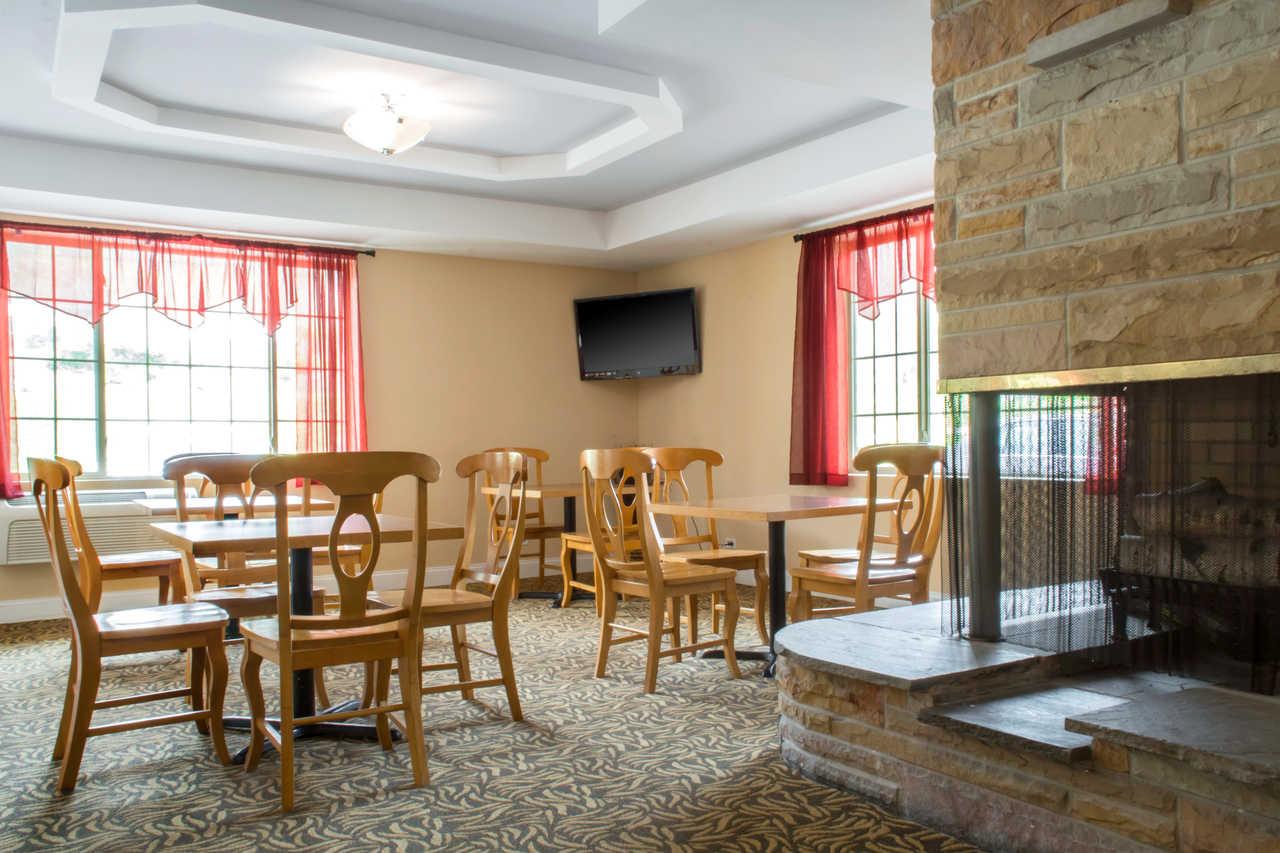 Econo Lodge Hotel Bradford Exterior photo