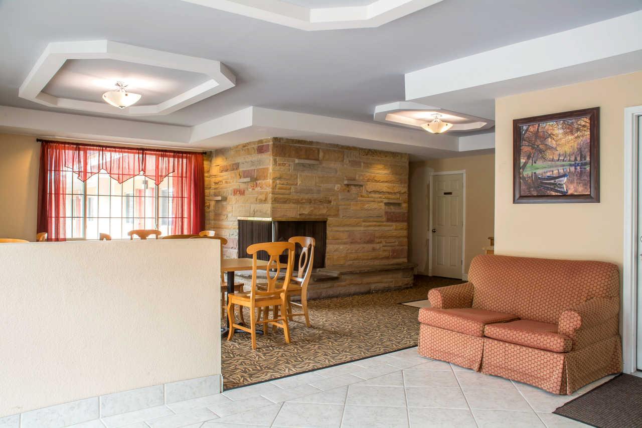 Econo Lodge Hotel Bradford Exterior photo